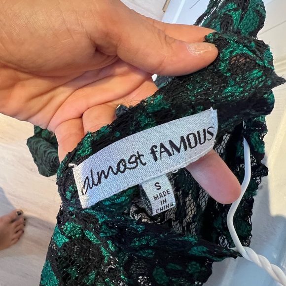 Black and Green Lace Dress - Picture 5 of 6